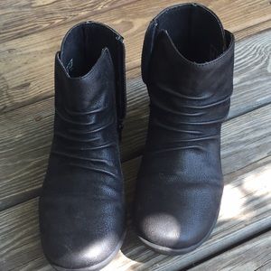 Clarks Cloudsteppers ankle boots